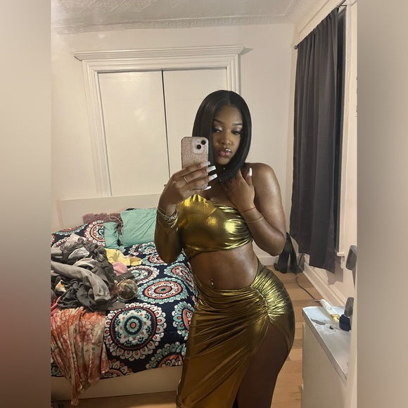 Metallic gold maxi dress - Picture 5 of 7